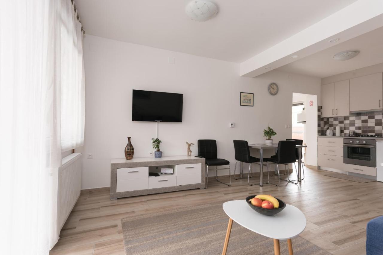 Nunanina Apartmani Pozega Eksteriør billede