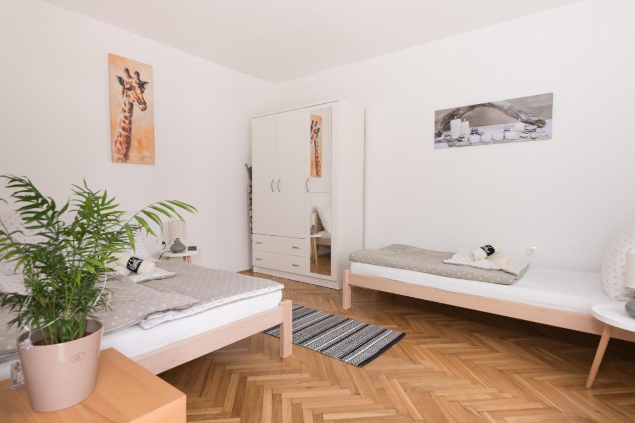 Nunanina Apartmani Pozega Eksteriør billede